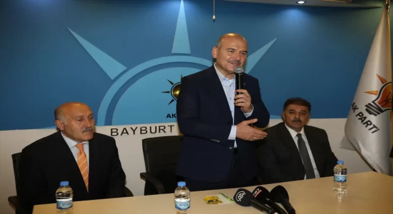 İçişleri Bakanı Soylu, AK Parti Bayburt İl Başkanlığını ziyaret etti: