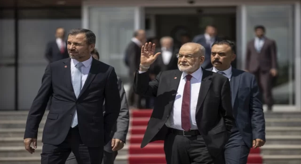 Altı muhalefet partisinin genel başkanları Saadet Partisi Genel Merkezi’nde bir araya geldi