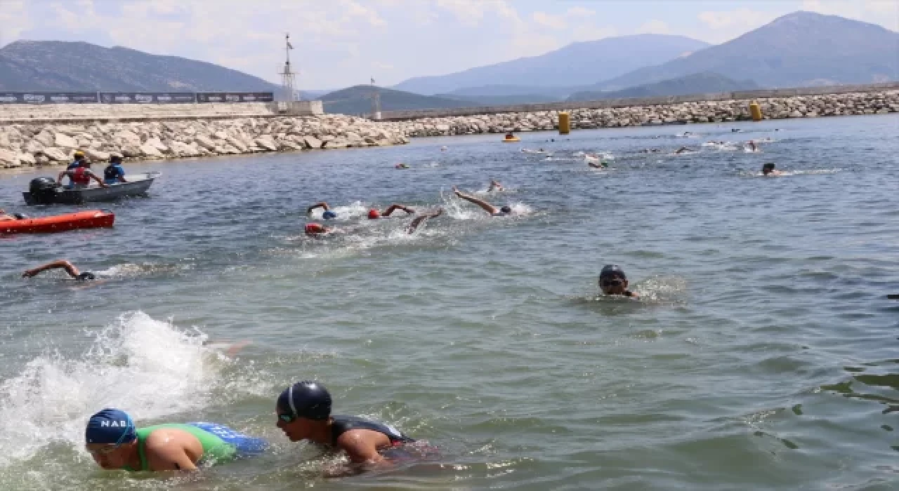 Eğirdir’de OralB Triatlon Türkiye Kupası Final Yarışları düzenlendi