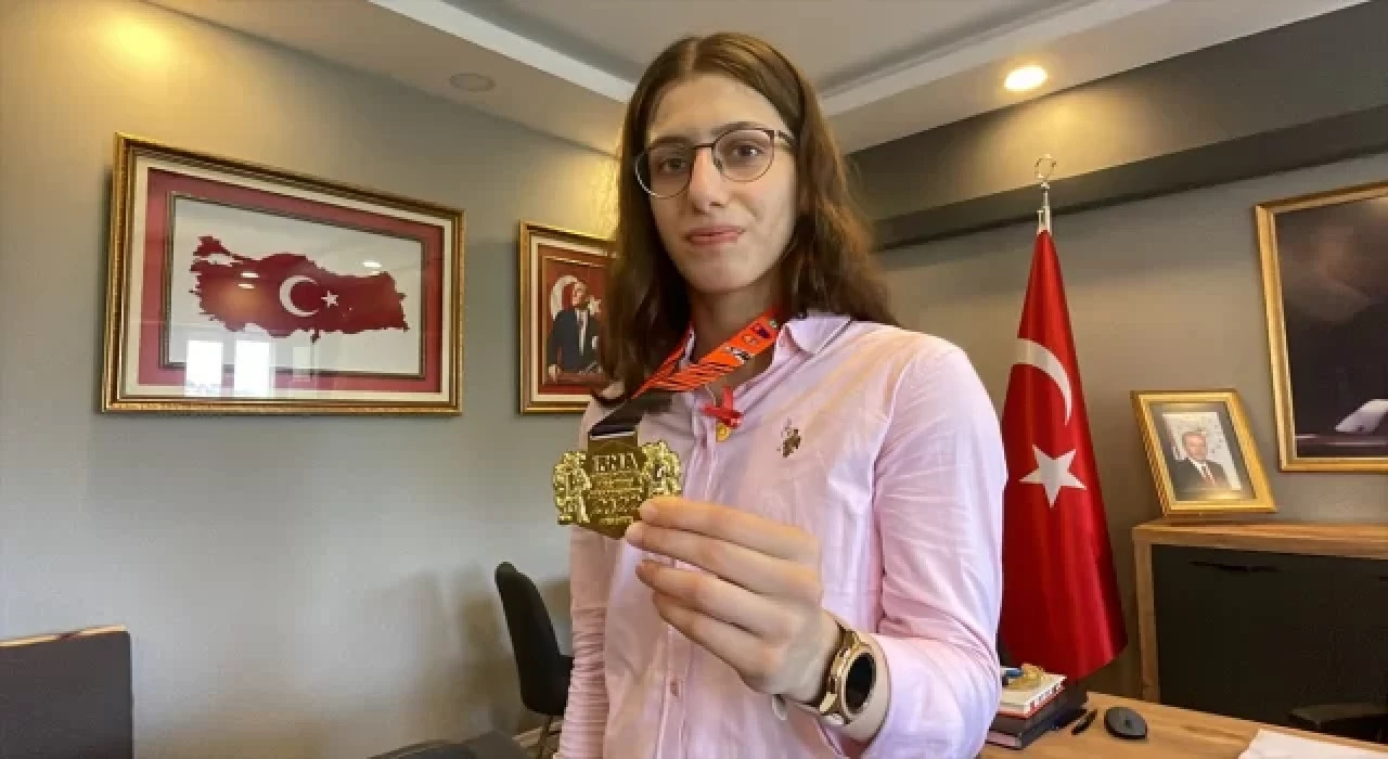 Muaythaide Malezya’da şampiyon olan Sudenur, İtalya’da kick boksta da birincilik istiyor