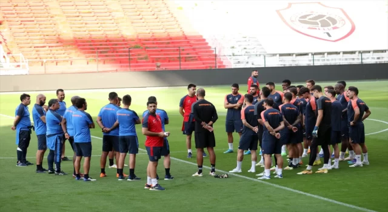 Medipol Başakşehir, Antwerp maçının hazırlıklarını tamamladı 