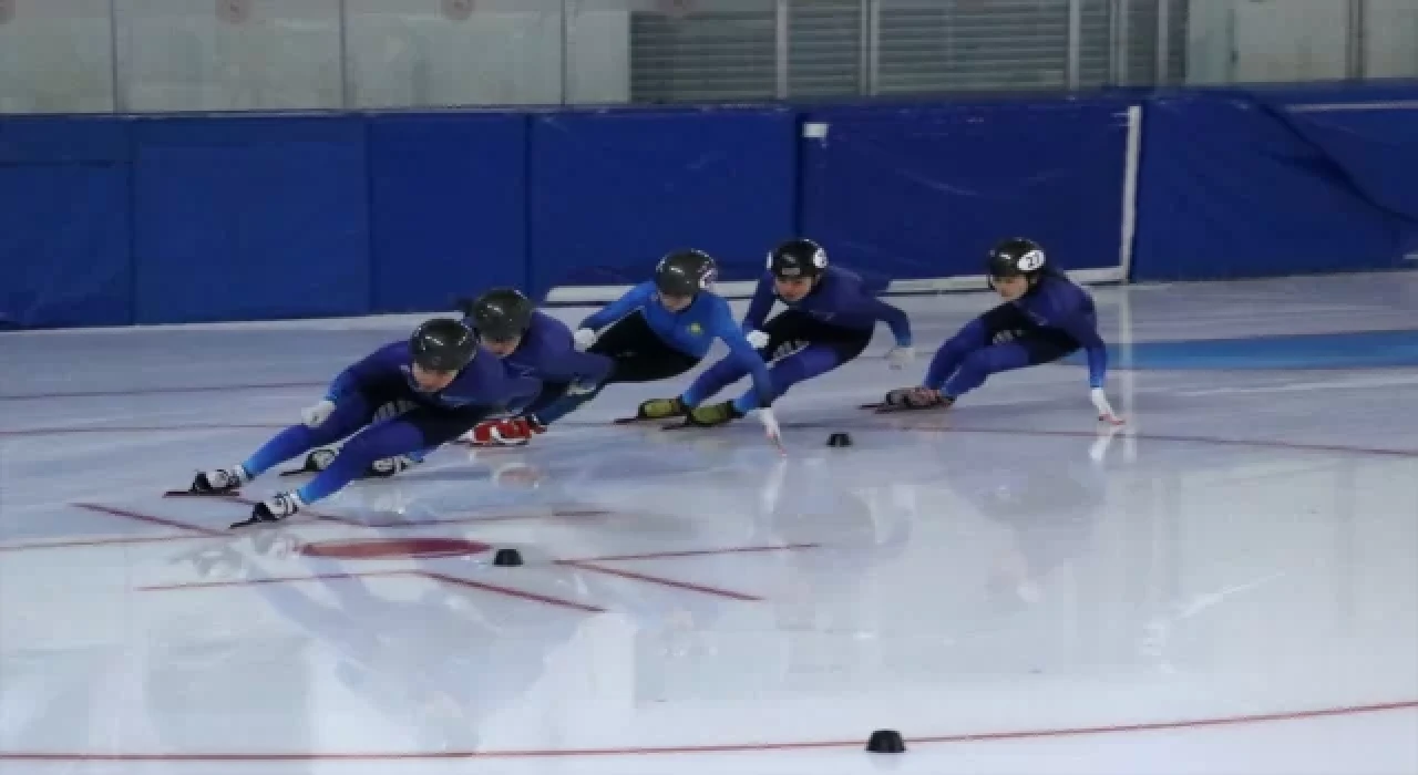 Kazakistan Short Track Milli Takımı dünya kupası öncesi Erzurum’da güç depoluyor