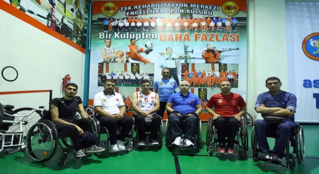 Genç para basketbolcular, ayyıldızlı formayı giyebilmek için çalışıyor 