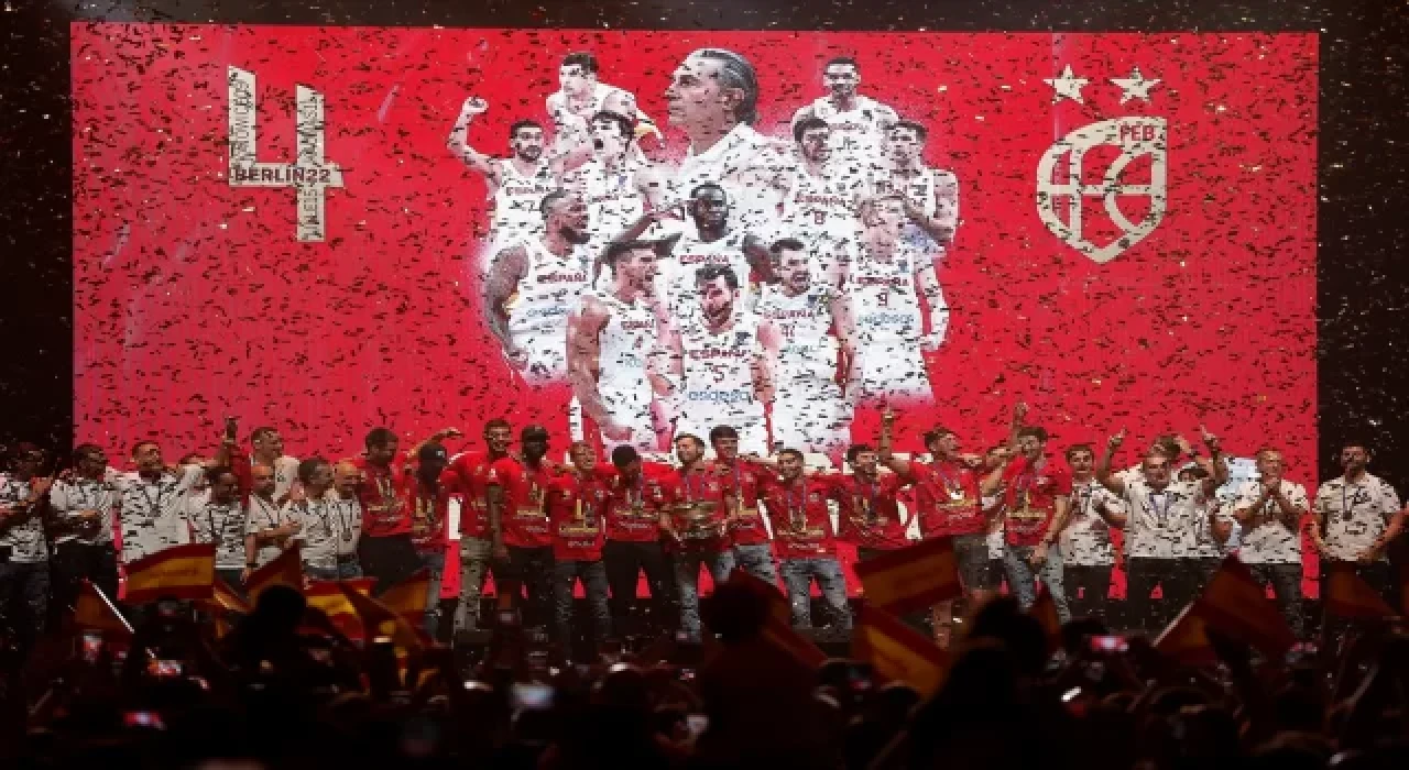 İspanya, Avrupa basketbol şampiyonluğunu Madrid’de kutladı