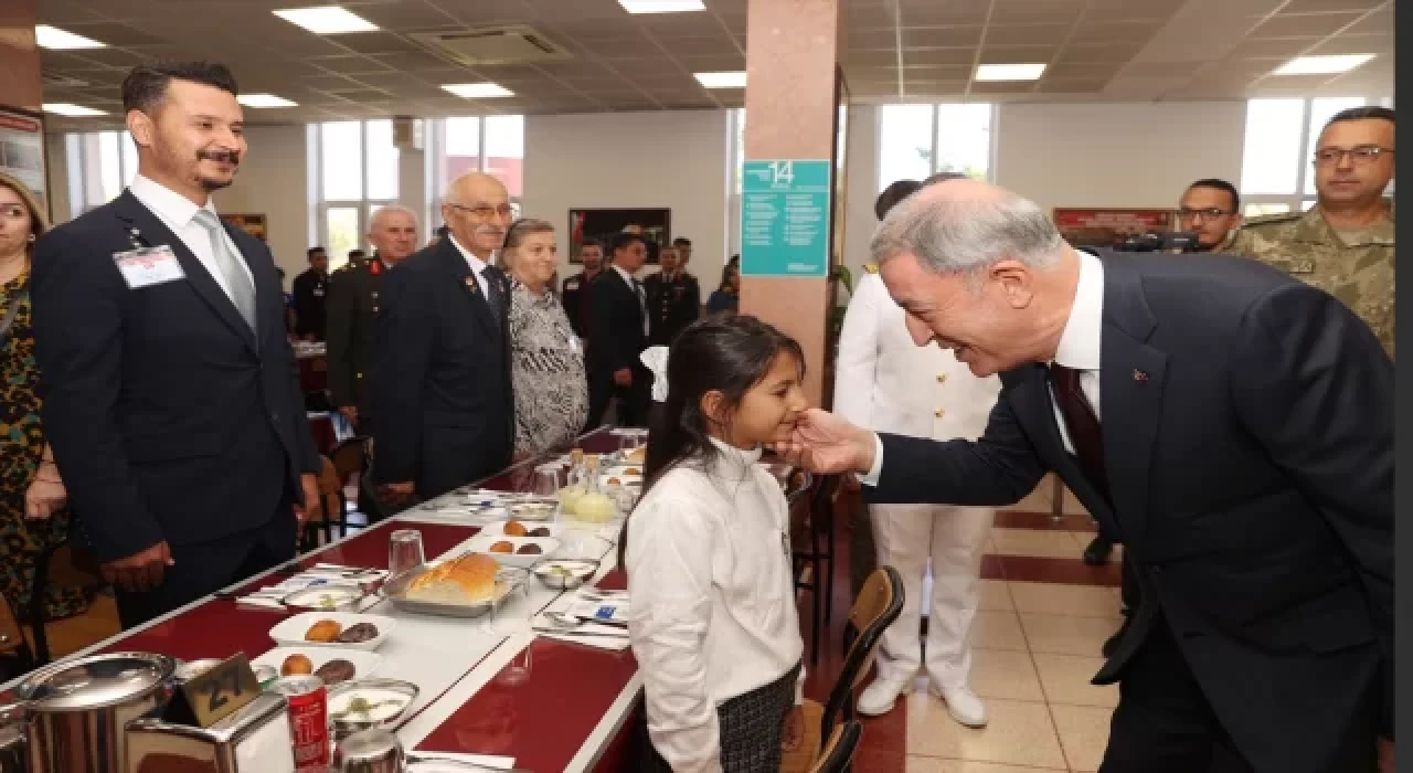 Milli Savunma Bakanı Akar, Gaziler Günü programına katıldı