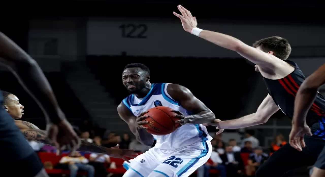 Türk Telekom: 75  Paris Basketbol: 90