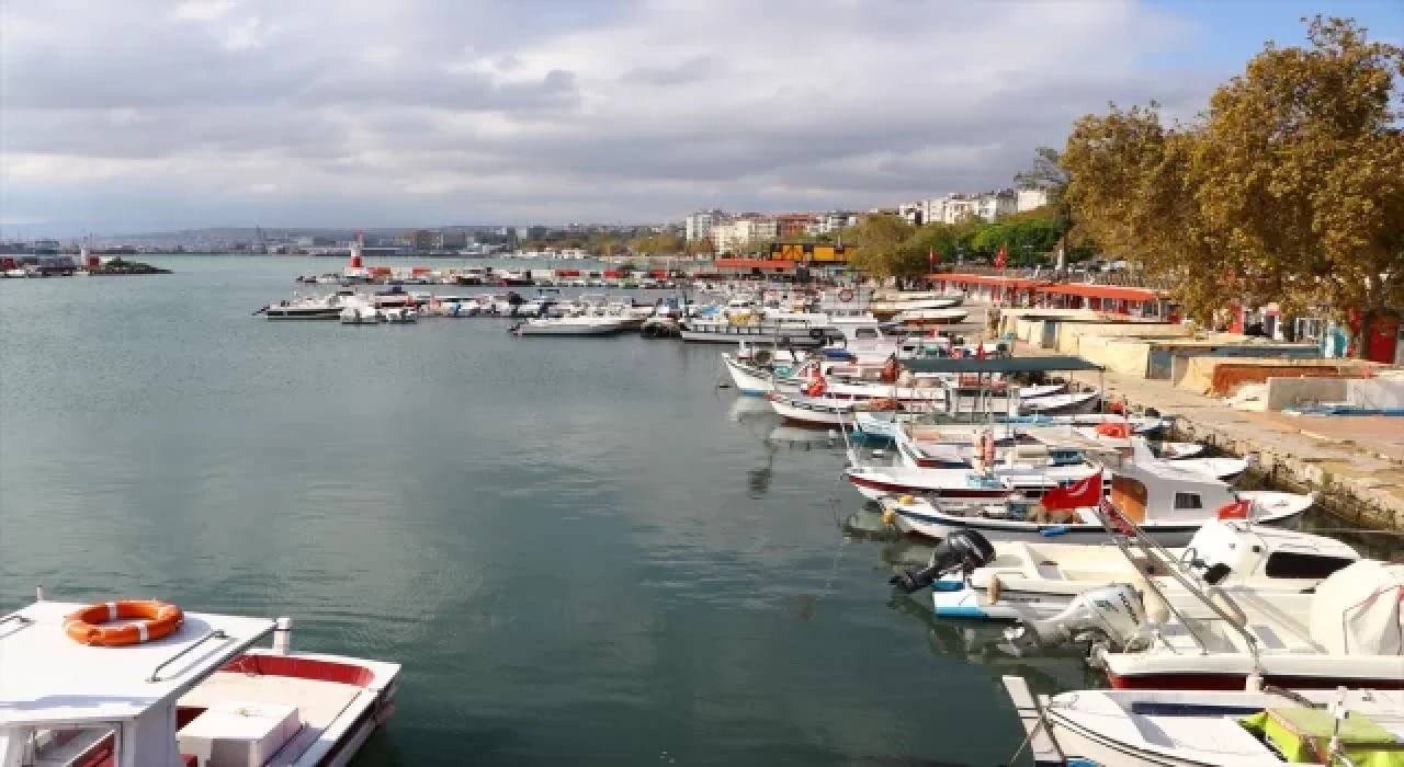 Tekirdağ’da balıkçıların poyraz sebebiyle zorunlu paydosu sürüyor