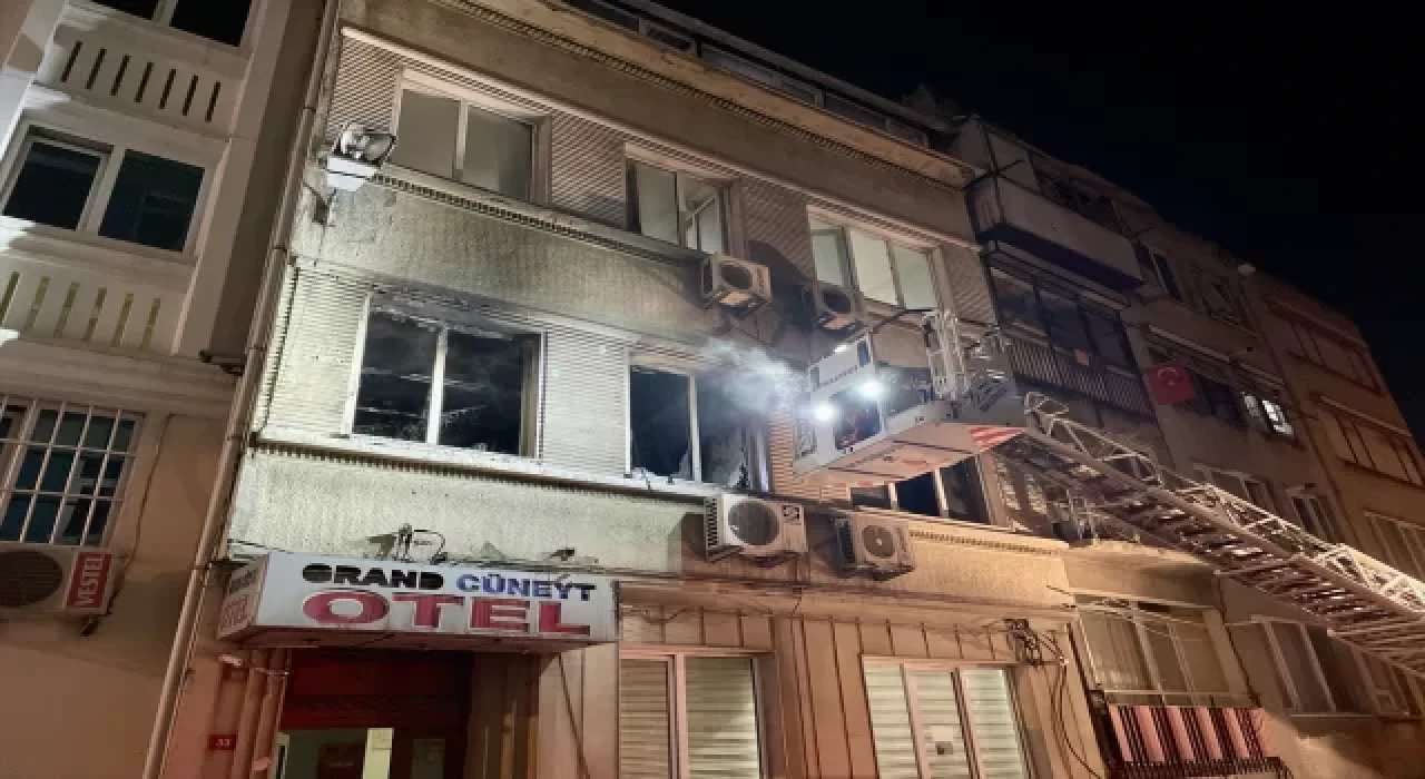 Fatih’te otelde çıkan yangın söndürüldü