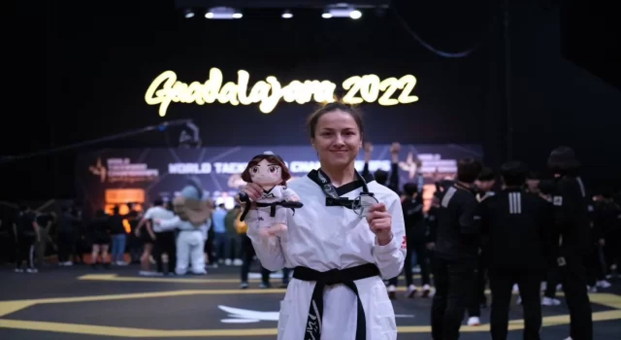 Milli tekvandocu Rukiye Yıldırım, dünya ikincisi oldu