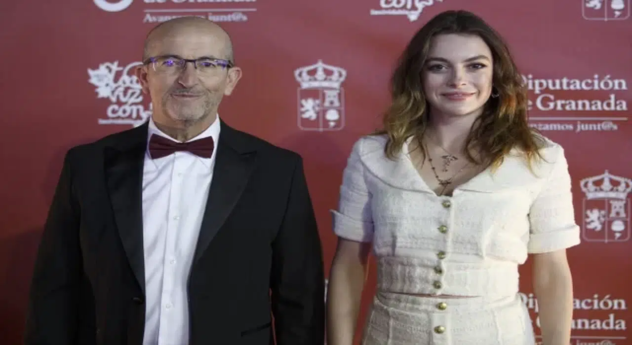 Türk dizilerinin İspanya’daki başarısı Cansu Dere ve Melis Sezen’e ödül getirdi