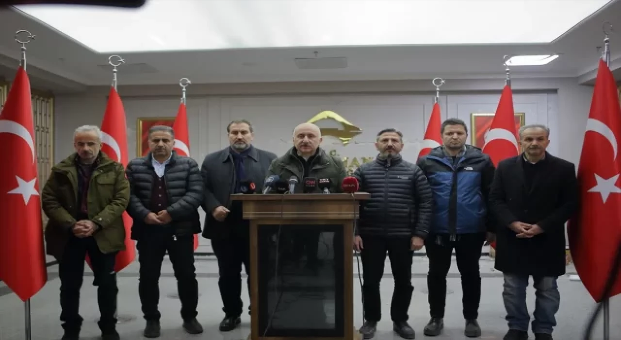 Bakan Karaismailoğlu: ”Adıyaman’da 896 vatandaşımızı kaybettik, 400 yaralımız var”