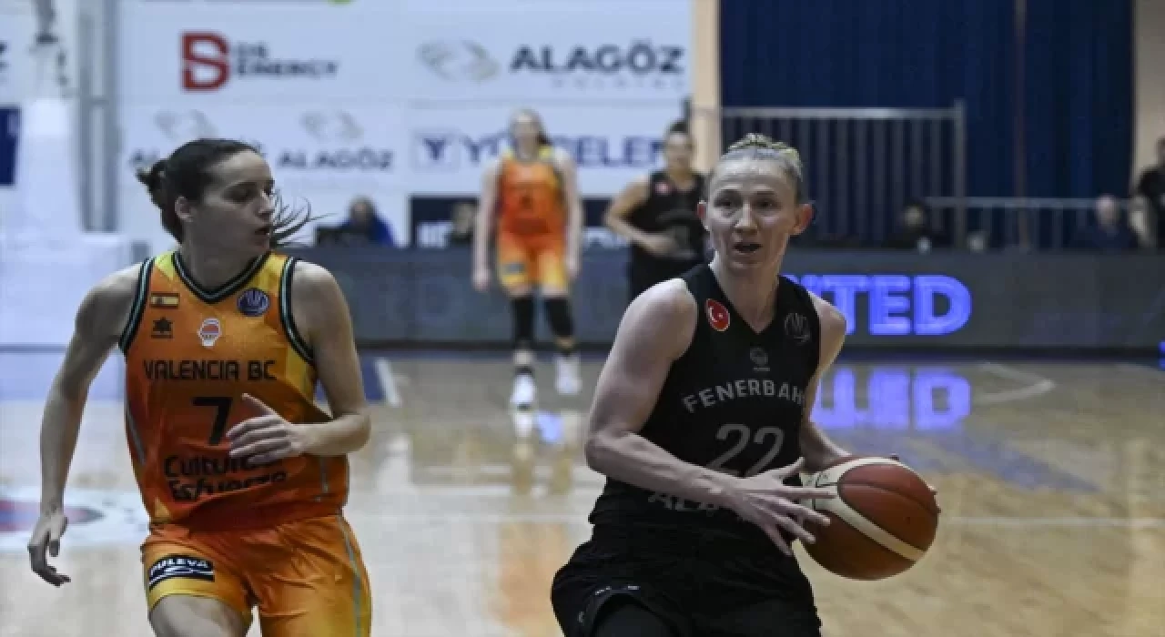 Fenerbahçe Alagöz Holding: 93  Valencia Basket: 61