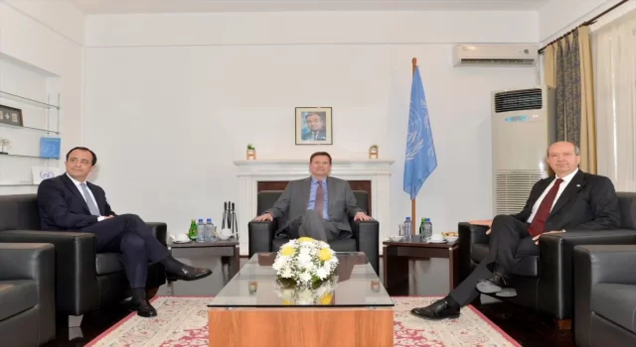 KKTC Cumhurbaşkanı Tatar, Rum Lider Hristodulidis ile ara bölgede bir araya geldi