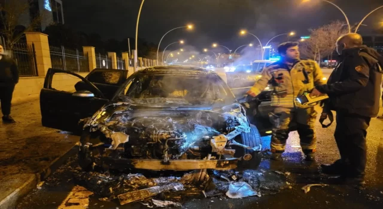 Başkentte yanan araba kullanılamaz hale geldi