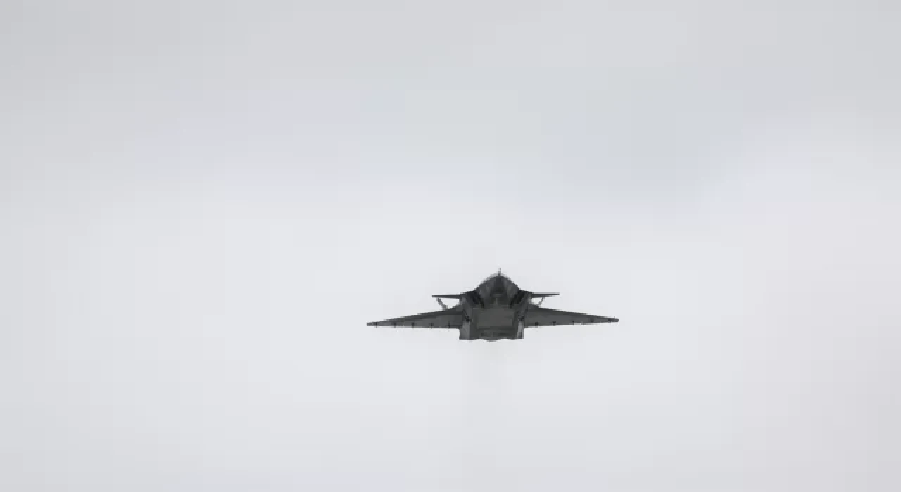 Bayraktar Kızılelma iniş takımları kapalı ilk uçuşunu başarıyla tamamladı