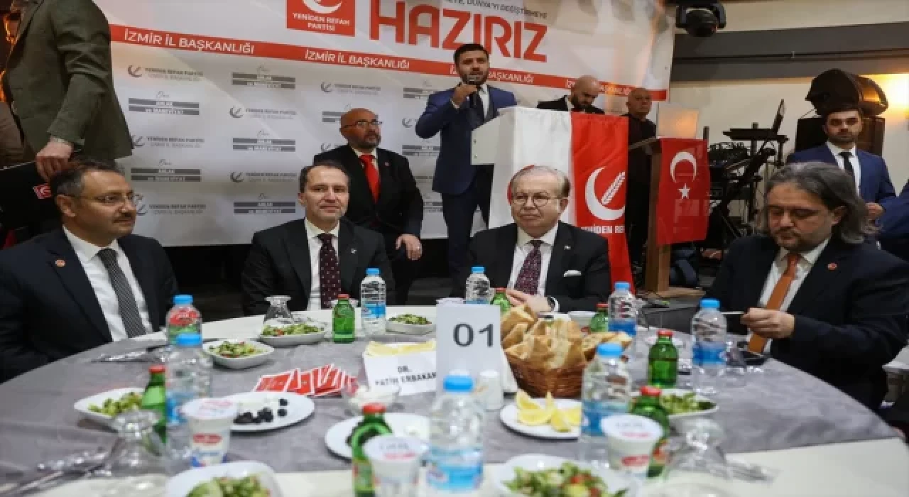 Yeniden Refah Partisi Genel Başkanı Erbakan, İzmir’deki iftar programında konuştu