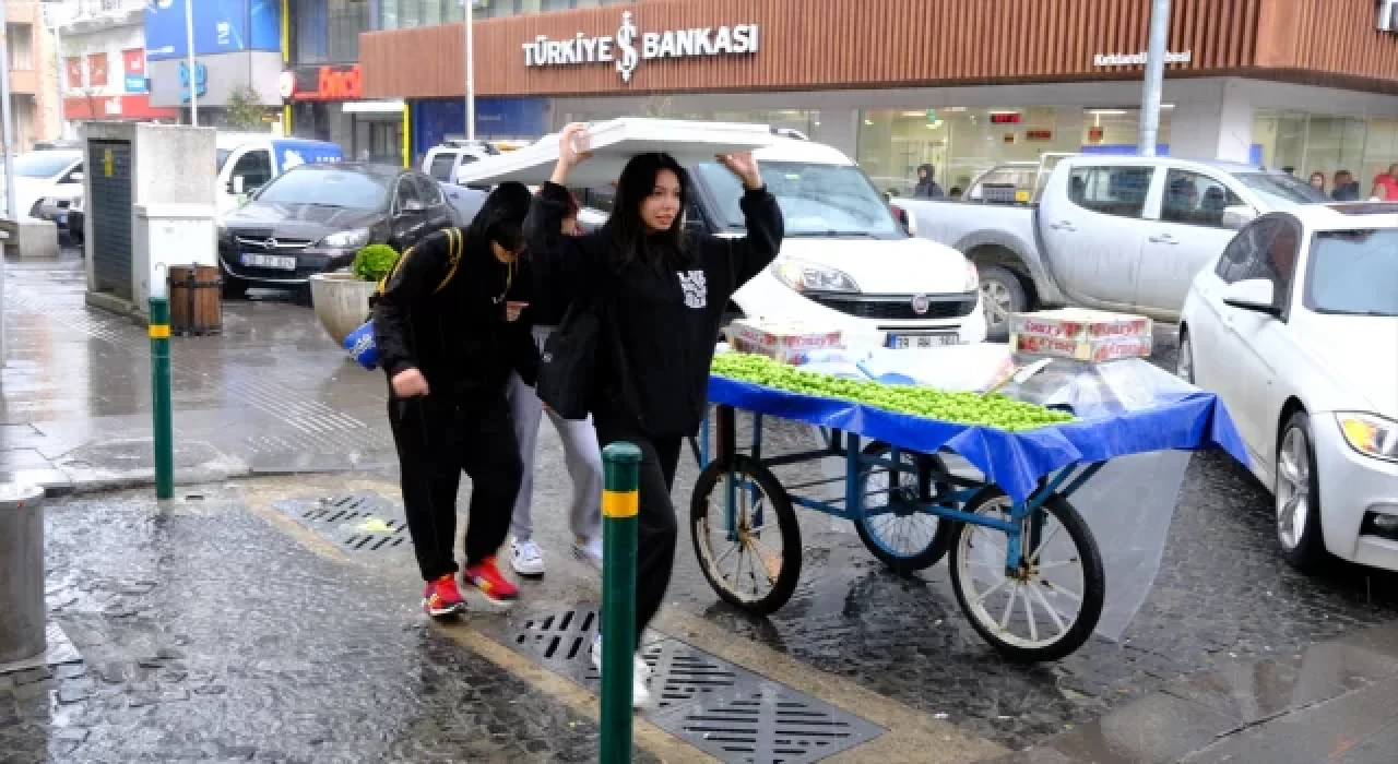 Trakya’da sağanak ve dolu etkili oldu