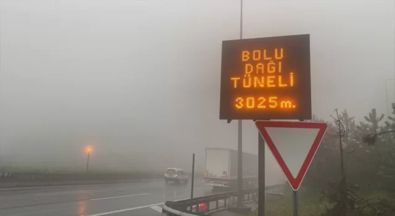 Anadolu Otoyolu ve D100 kara yolu Bolu Dağı kesiminde sis