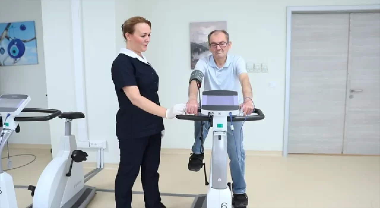 Akciğer ve kalp nakli yapılan hastalar fizik tedaviyle güç topluyor