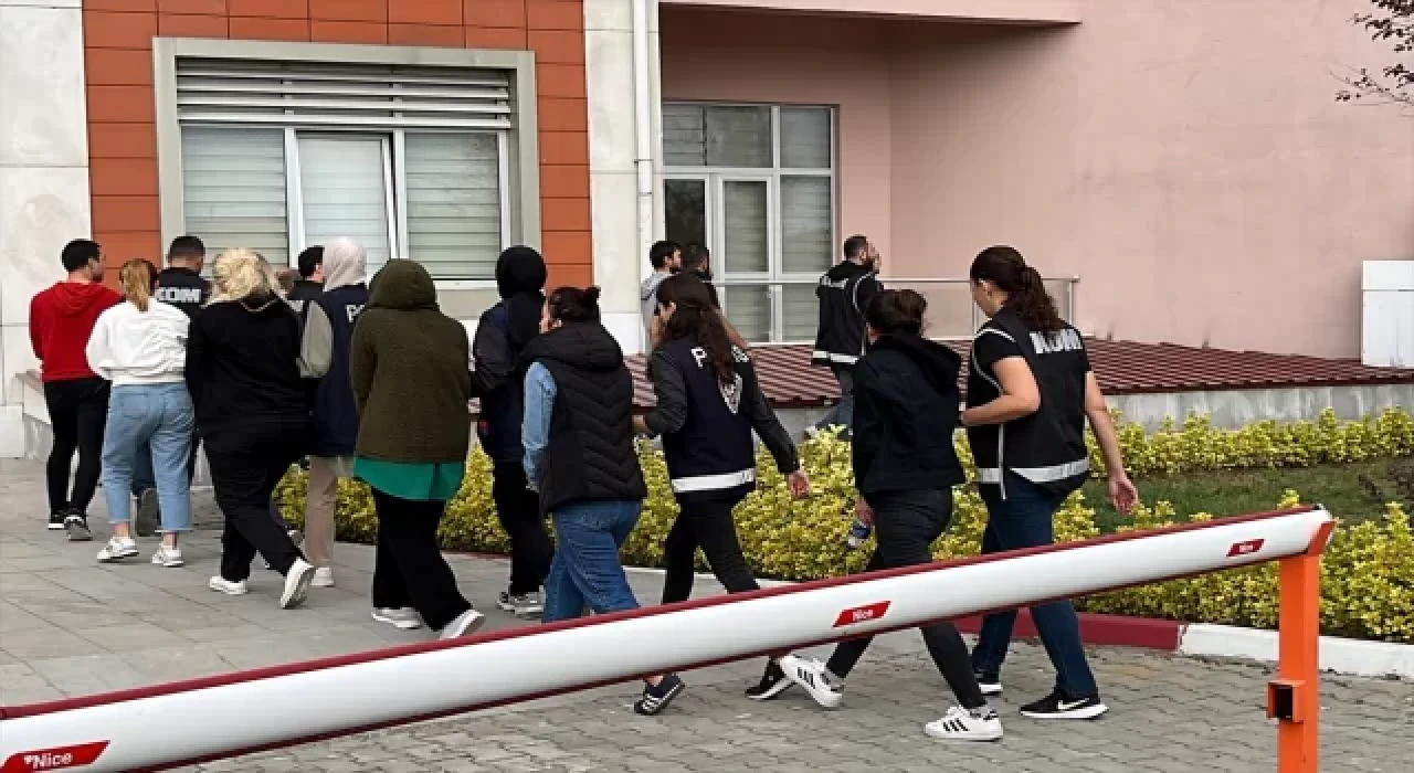 GÜNCELLEME  Bartın’da sahte evrak ve dolandırıcılık operasyonunda 5 kişi tutuklandı