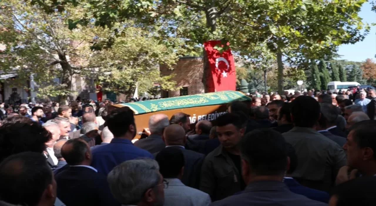 AK Parti’li Lütfiye Selva Çam’ın babası Ankara’da son yolculuğuna uğurlandı