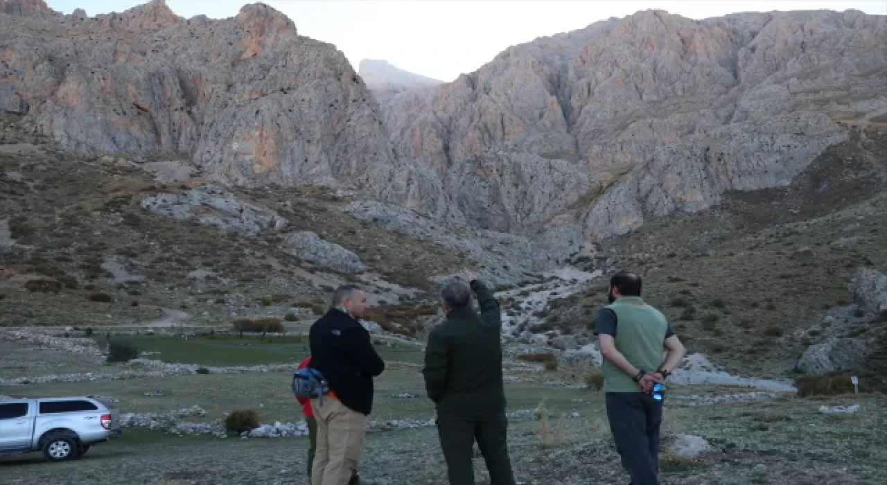 Cumhuriyetin 100’üncü yılı 100 dağcıyla Aladağlar’da kutlanacak