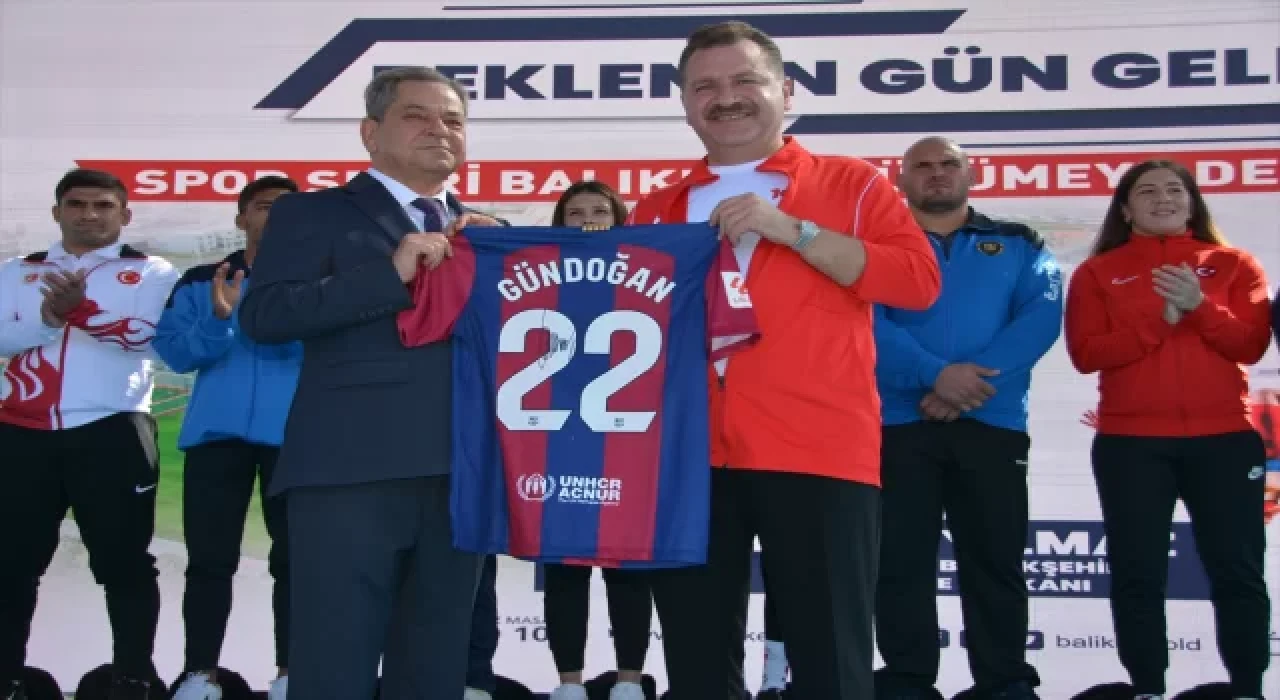 Balıkesir Ali Hikmet Paşa Spor Tesisleri hizmete açıldı