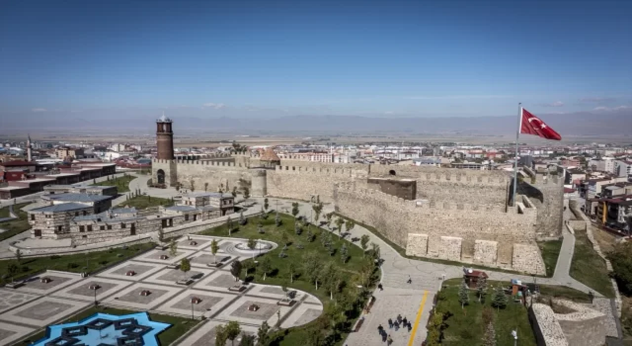 CUMHURİYET’İN 100. YILI Anadolu Ajansından Cumhuriyet’in 100. yılına özel 100. Yılında Kurtuluş Rotası belgeseli