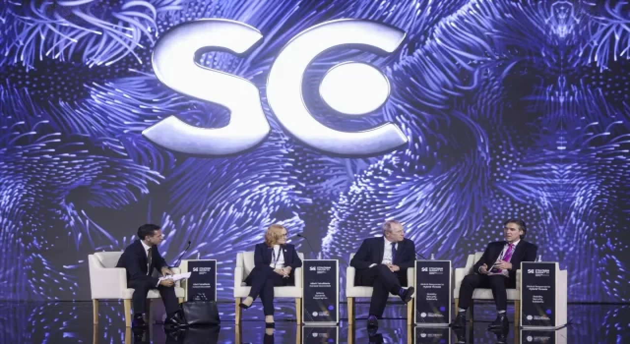 Uluslararası Stratejik İletişim Zirvesi’nde ”Uluslararası Dayanıklılığın İnşası” paneli düzenlendi