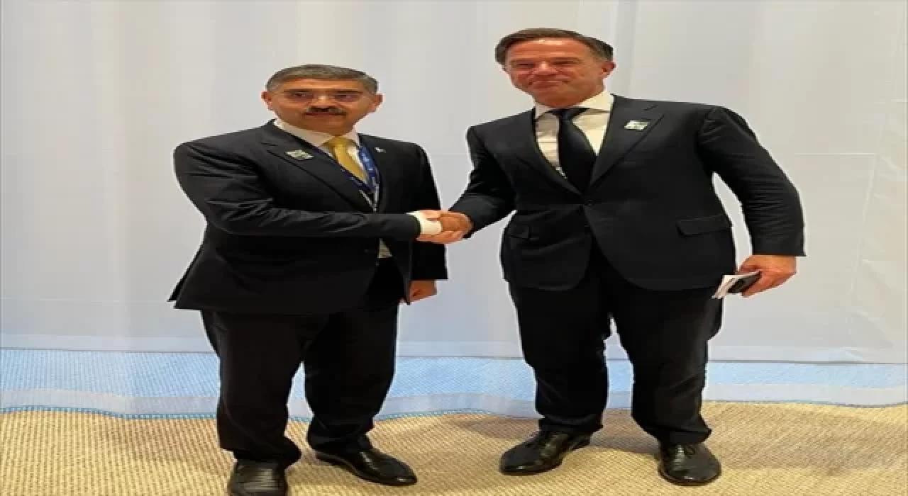 Pakistan Başbakanı Kakar, Dubai’de Rutte ve Kallas ile görüştü