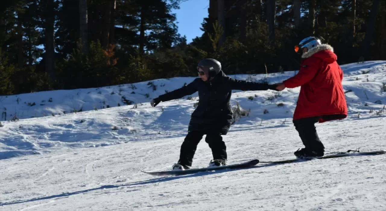 Sarıkamış Kayak Merkezi’nde hafta sonu yoğunluğu