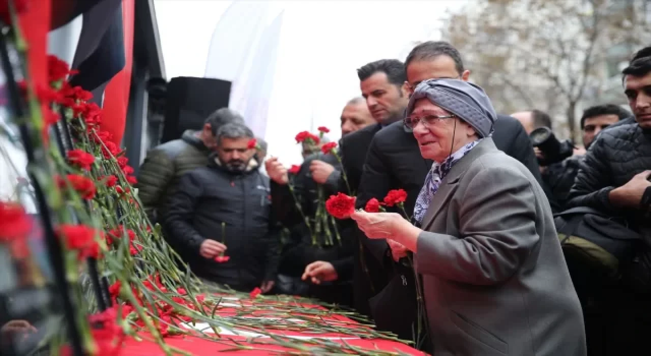 Diyarbakır’da dershane önündeki terör saldırısında hayatını kaybedenler anıldı