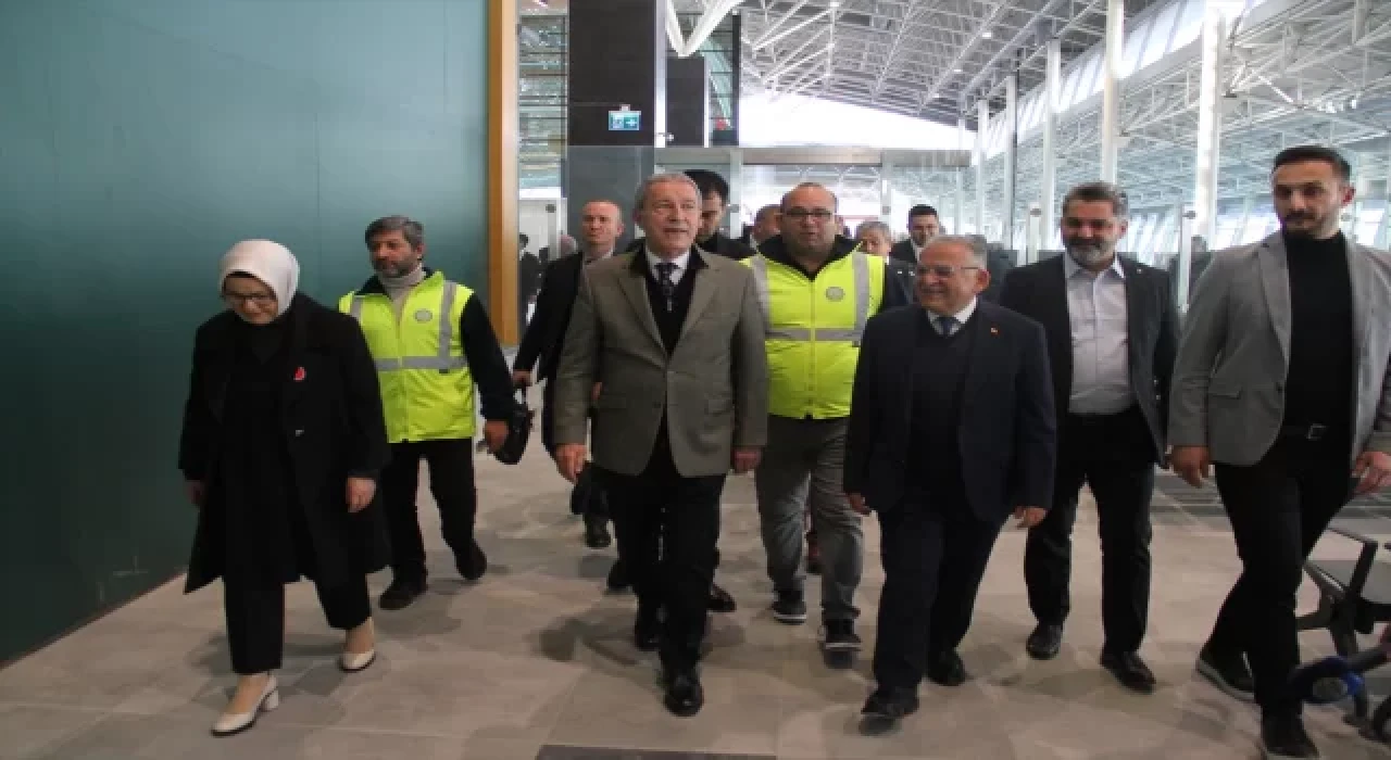 TBMM Milli Savunma Komisyonu Başkanı Akar, Kayseri Havalimanı Yeni Terminal Binası’nı inceledi: