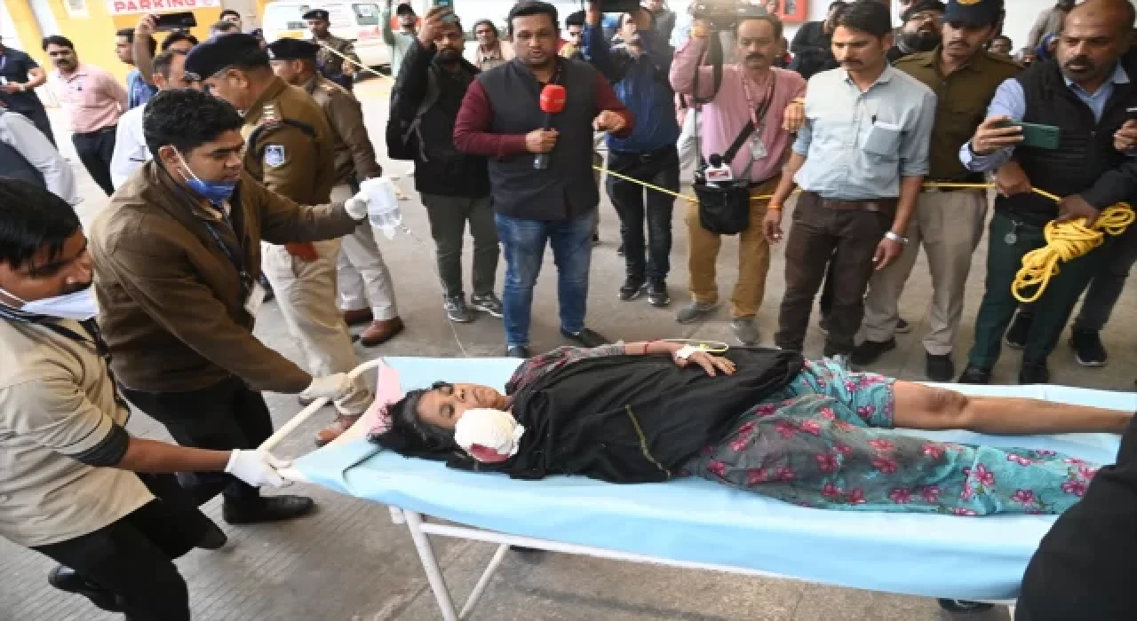 GÜNCELLEME  Hindistan’da kaçak havai fişek fabrikasında meydana gelen patlamada 11 kişi öldü