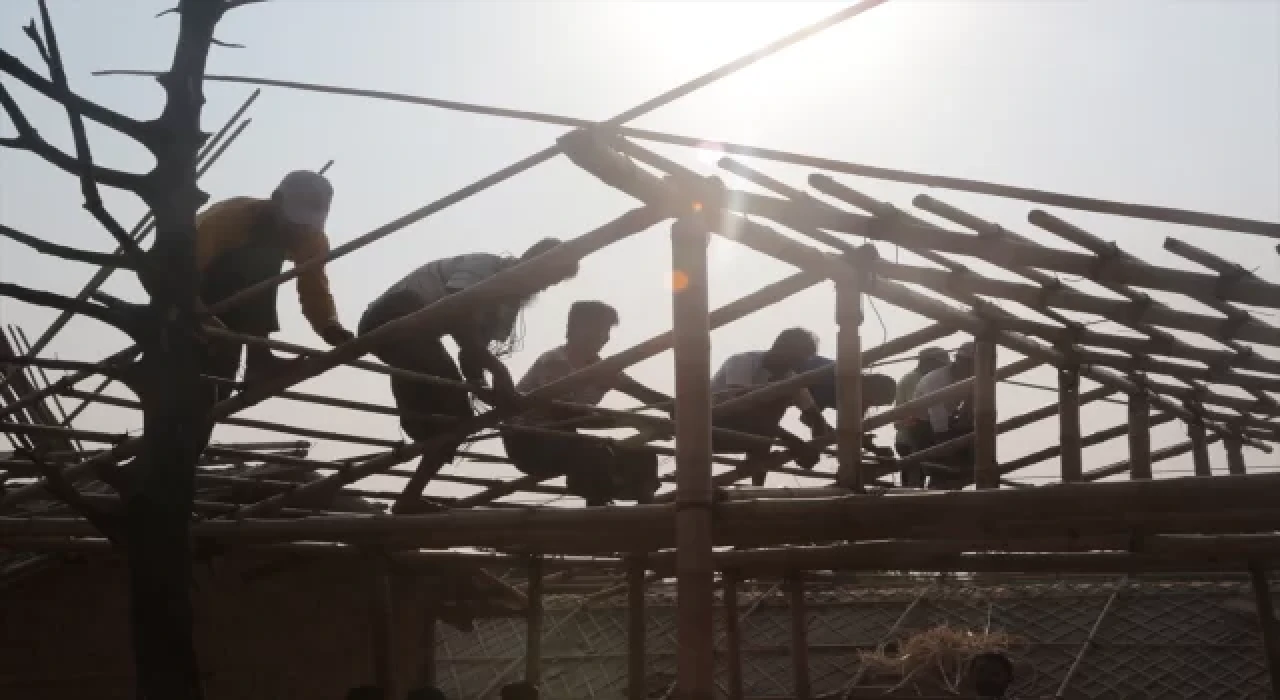 Türkiye Diyanet Vakfı, Bangladeş’teki Arakanlı Müslüman mülteciler için barınak inşa ediyor