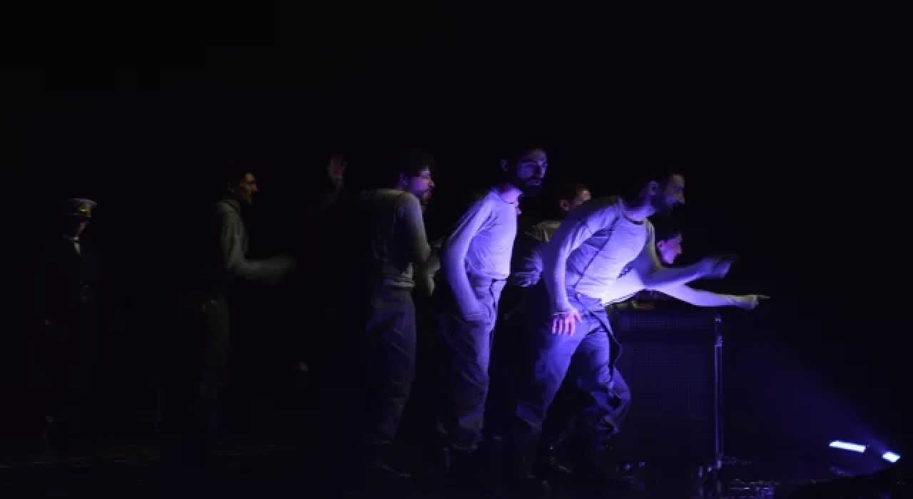 Bursa’da ”Yüzyıllık Destan Ateş” oyunu perde açtı