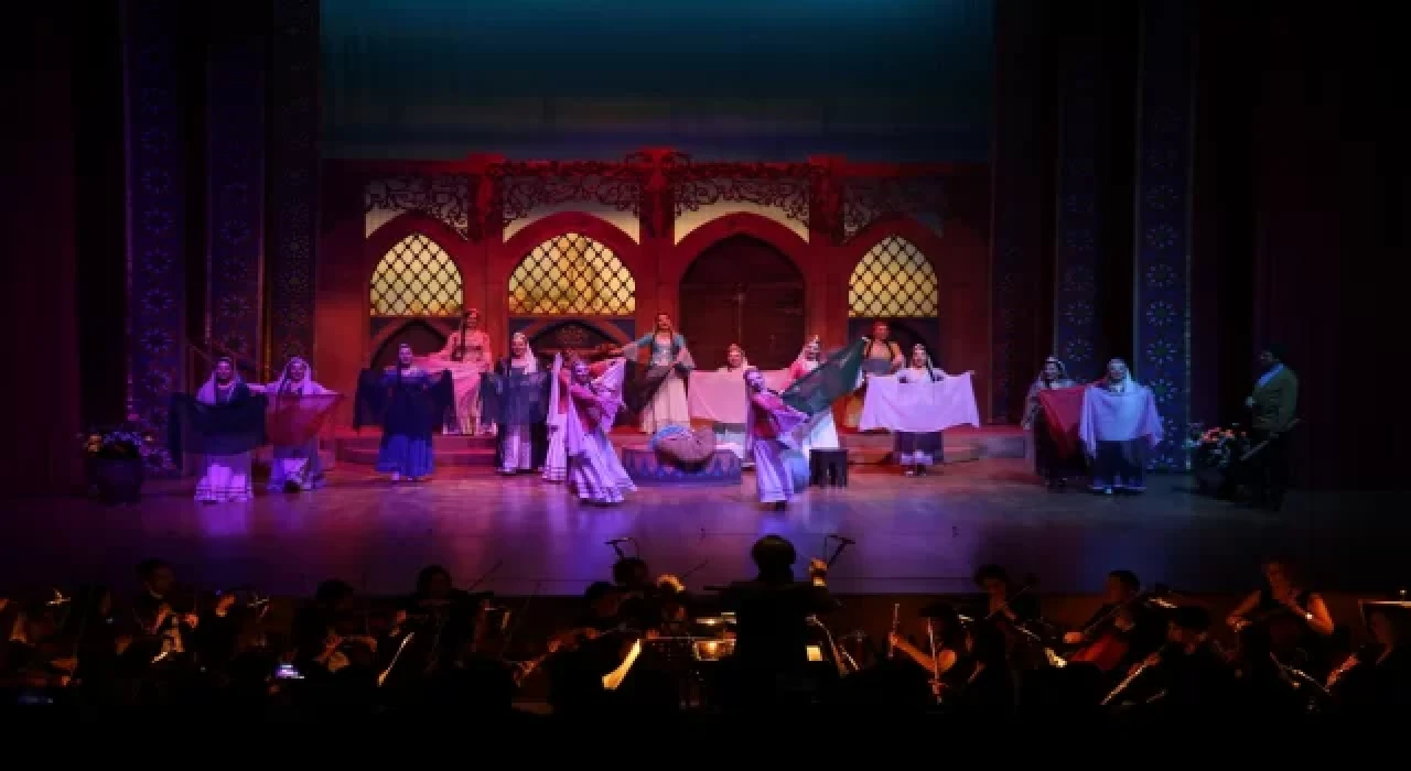 ”Arşın Mal Alan” opereti Muş’ta sahnelendi