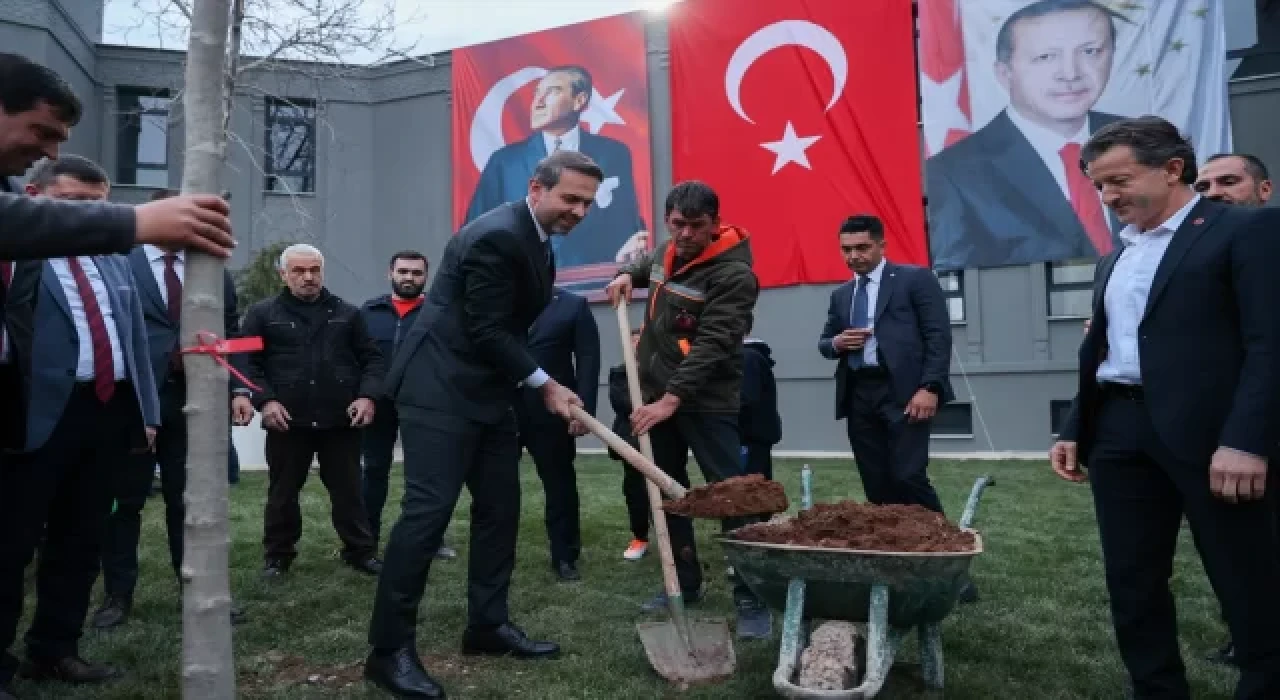 Enerji ve Tabii Kaynaklar Bakanı Bayraktar, Uşak’ta iş insanlarıyla buluştu: