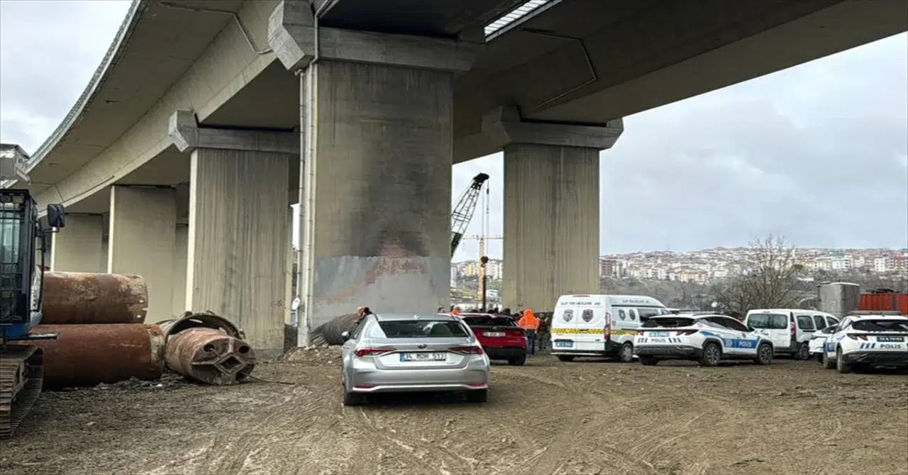 İstanbul’da üzerine iş makinesinin kovası düşen işçi öldü