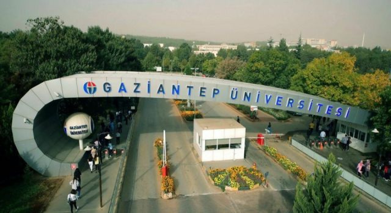 Rektör kendini dekan olarak atadı