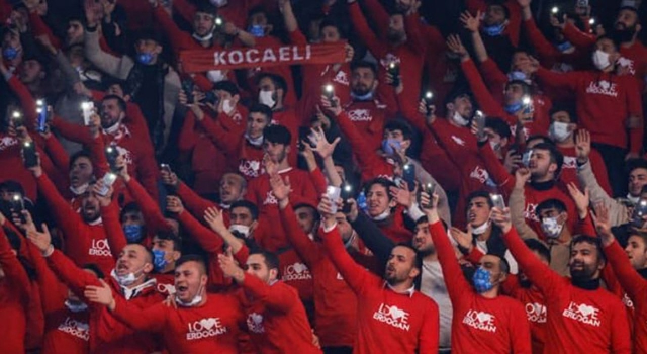 "AK Parti, kongre işini çok iyi biliyor; oturma düzeni, sağlık ve güvenlik önlemleri en ince ayrıntısına kadar düşünülmüş"