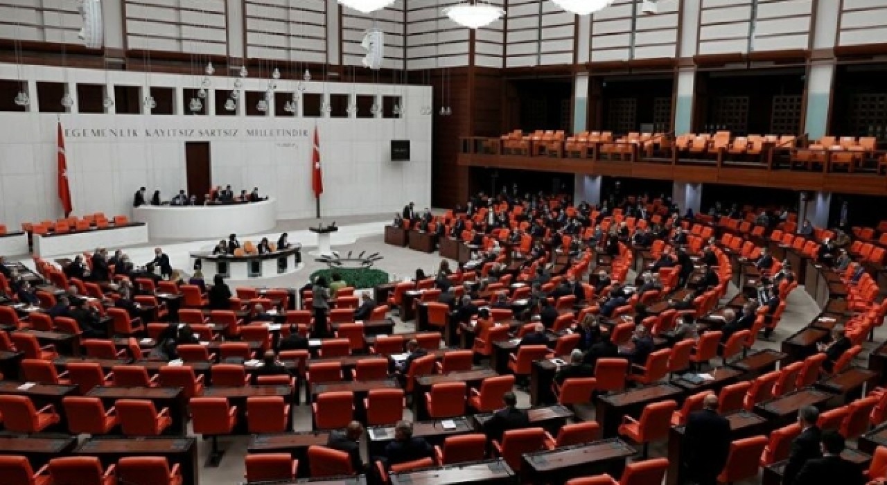 AK Partinin seçim barajıyla ilgili çalışması MHP'ye sunulmadı