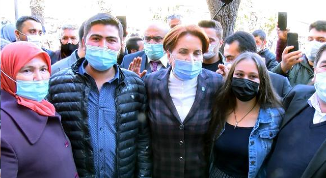 Akşener, Çanakkale'de esnafı ziyaret etti