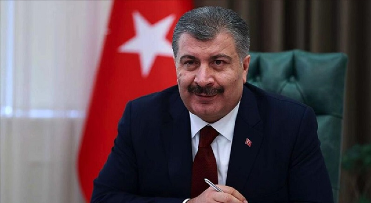 Bakan Koca, kongredeki kalabalığı görmezden geldi