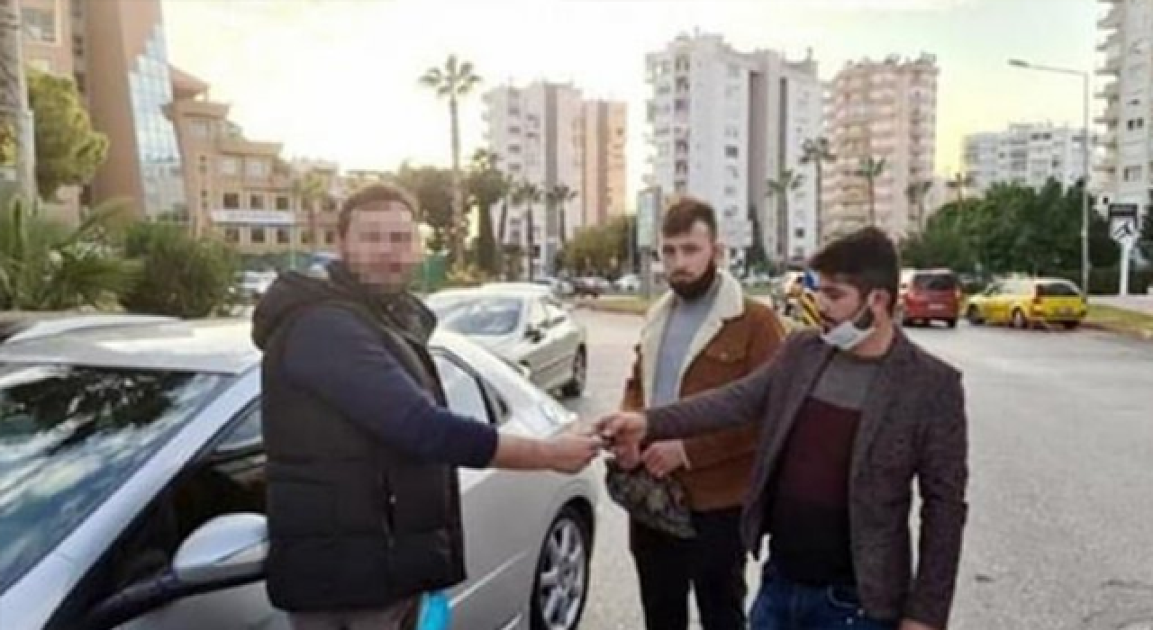 Benzediği kişiyi öldürüp, aracını sattı