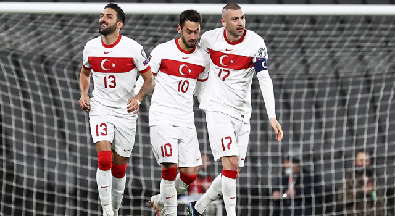 Türkiye 4 - Hollanda 2... Portakalları ilk kez dörtledik!
