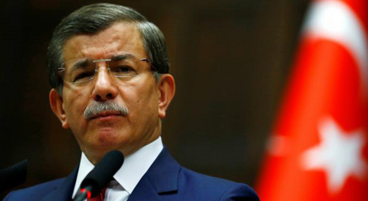 Davutoğlu'ndan parti kapatma açıklaması