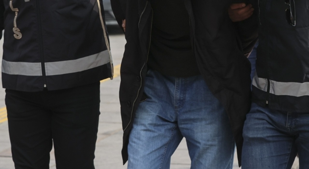 FETÖ'nün hücre evine yapılan baskında firari emniyet müdürü M.E yakalandı