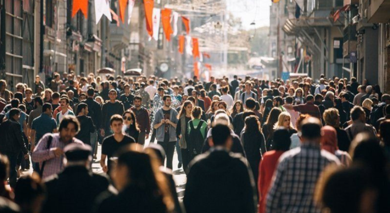 İstanbul, Ankara ve İzmir'de hafta sonu sokağa çıkmak yasak