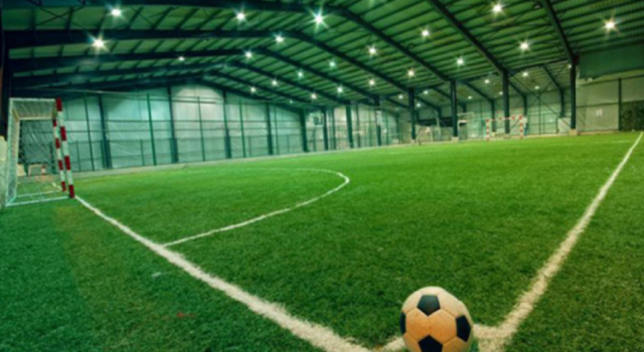 İstanbul'da halı saha ve yüzme havuzları kararı